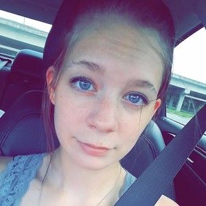 Meet your Posher, Abigail